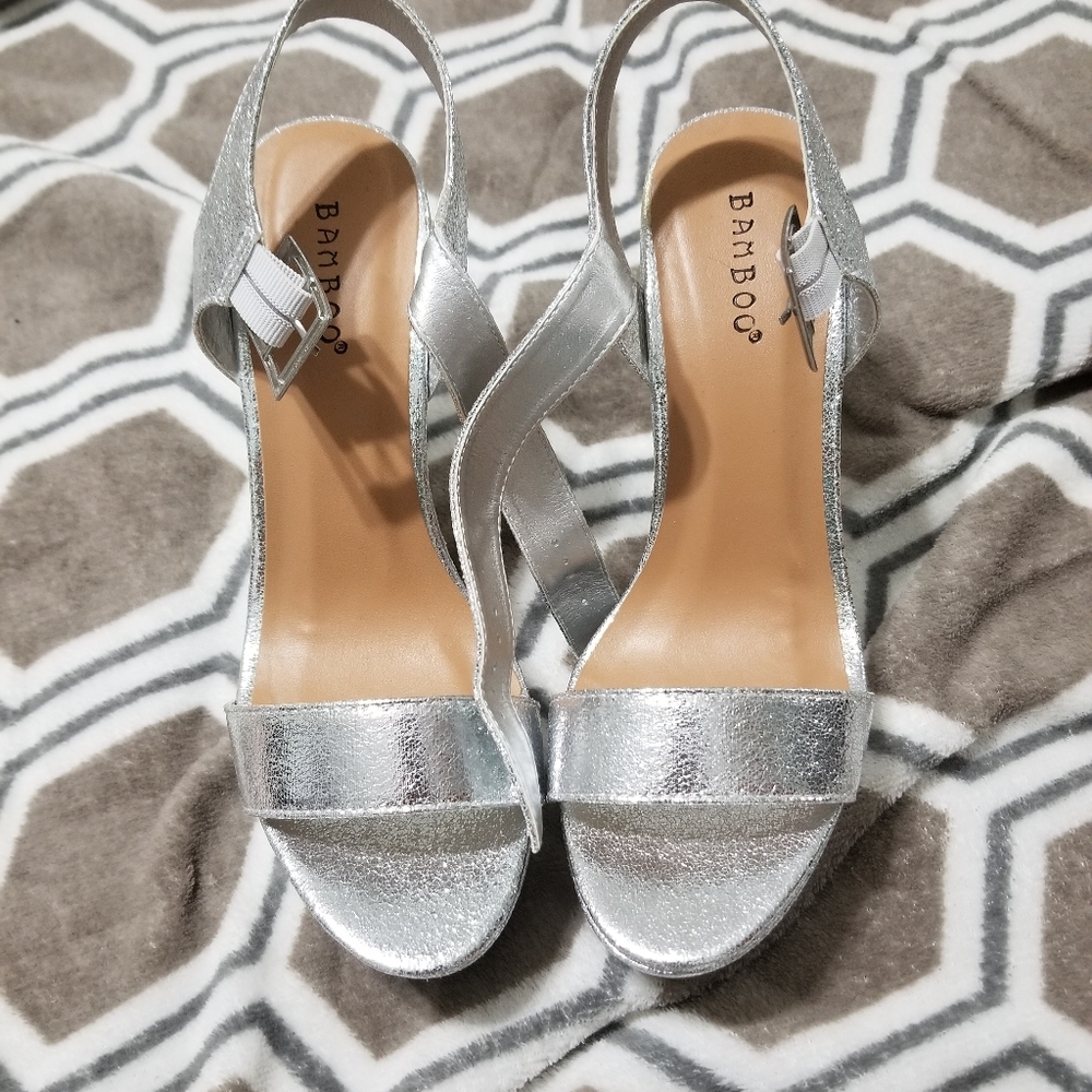 NWOT Silver Platforms